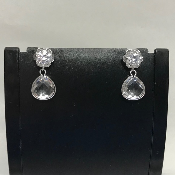 Daphne Bridgerton Cubic Zirconia Flower Stud Teardrop Handmade Replica Earrings - Picture 7 of 14